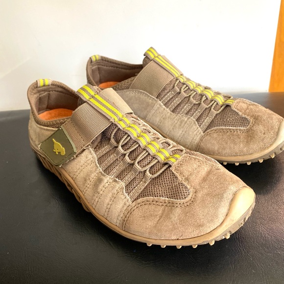 Like New Rocketdog Suede Slip-On Trail Sneaker Womens Size 8. Brown/yellow - Picture 2 of 9